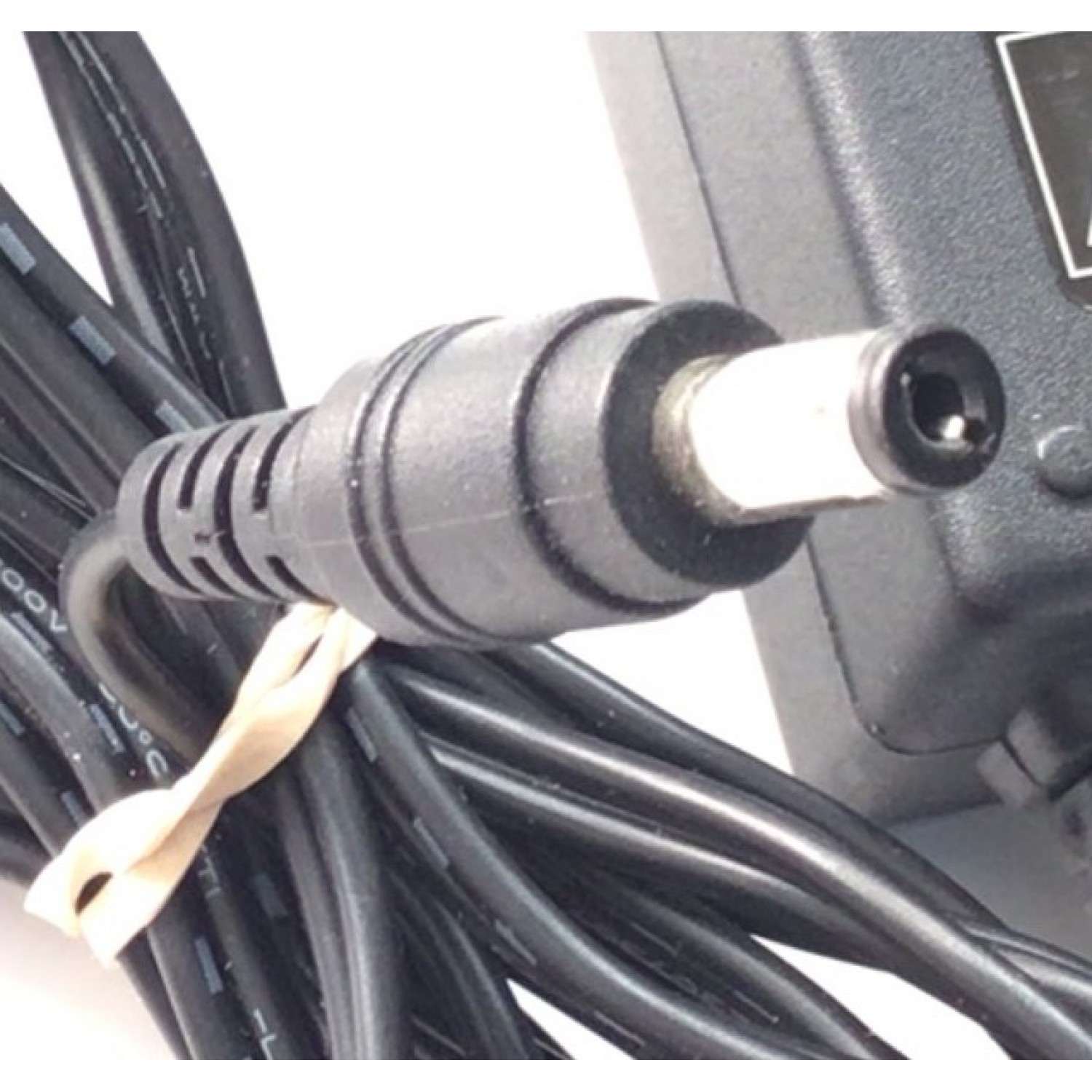 CARGADOR / ADAPTADOR DE FUENTE DE ALIMENTACION VCA-VDD  / NUMERO DE PARTE RNG-110 / PS-2.1-5-4DA / ENTRADA VCA 100-120V~ 50/60HZ 0.6A / SALIDA VCD 5V 4A / MODELO HK-AD-050U400-DA - Imagen 2
